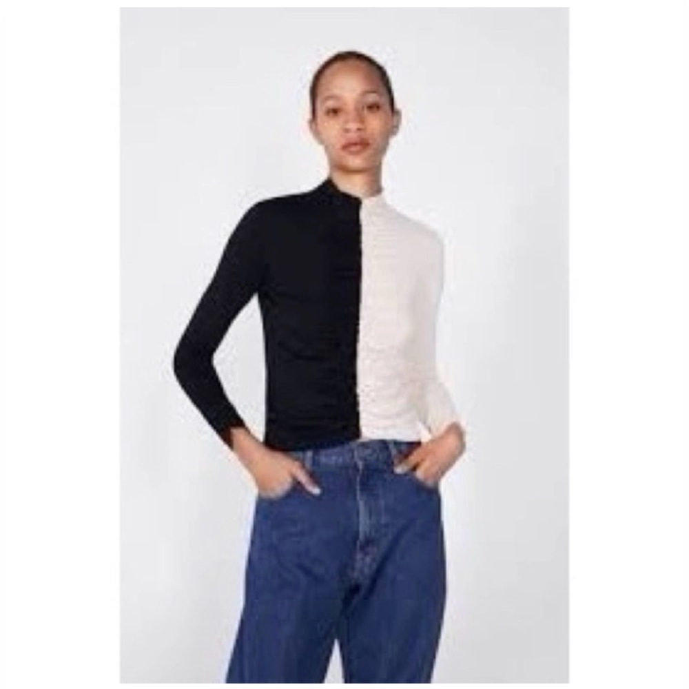 Zara knit black and cream synched top